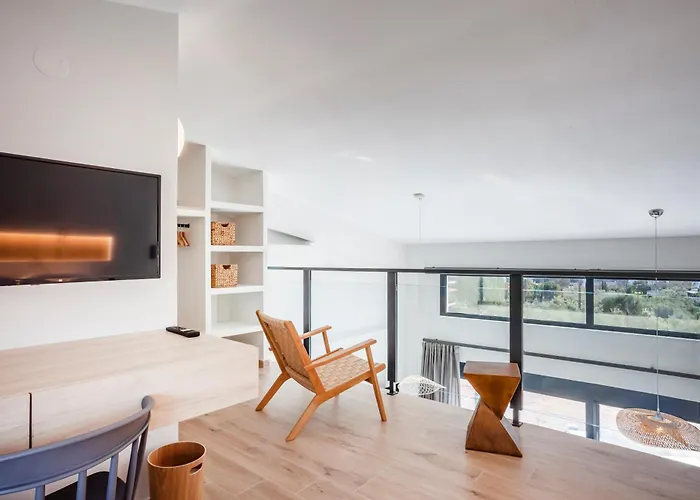 Thalos Luxury Living I *